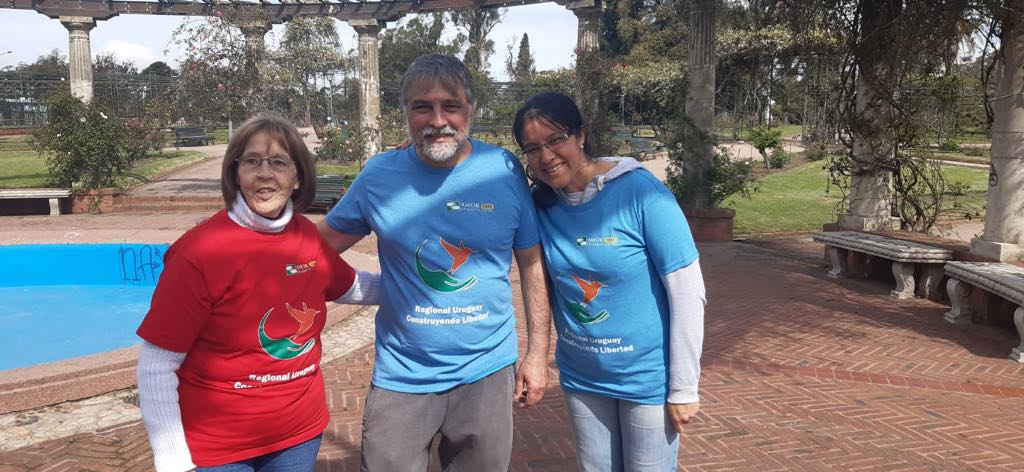 Voluntarios del Grupo de Amor-Exigente    “Flor de Loto” acercando el Programa a la comunidad