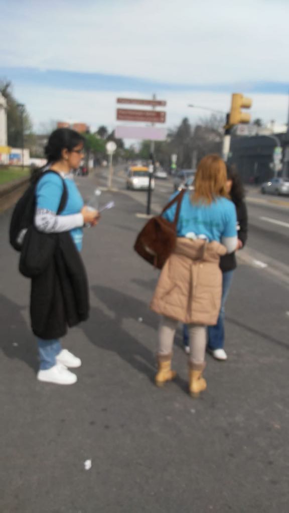 Voluntarios del Grupo de Amor-Exigente    “Flor de Loto” acercando el Programa a la comunidad