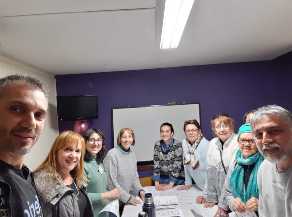 Voluntarios del Grupo de Amor-Exigente    “Flor de Loto” acercando el Programa a la comunidad