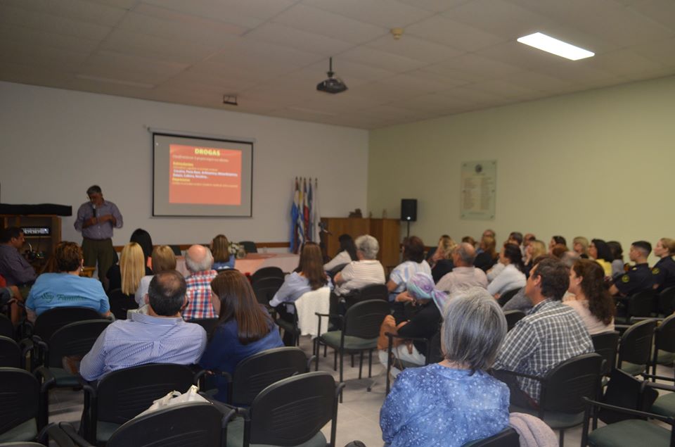 Grupo de Amor-Exigente Aprender a Volar-“Droga ¡Mal Educada! entra a tu casa sin pedir permiso”