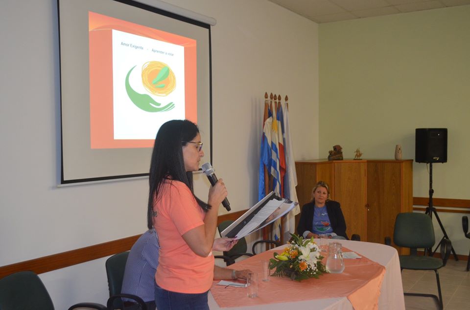 Grupo de Amor-Exigente Aprender a Volar-“Droga ¡Mal Educada! entra a tu casa sin pedir permiso”